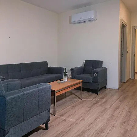 Lara Street Hotel *