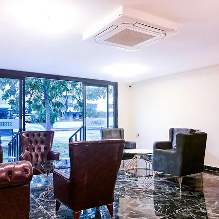 Hotel Lara Street *